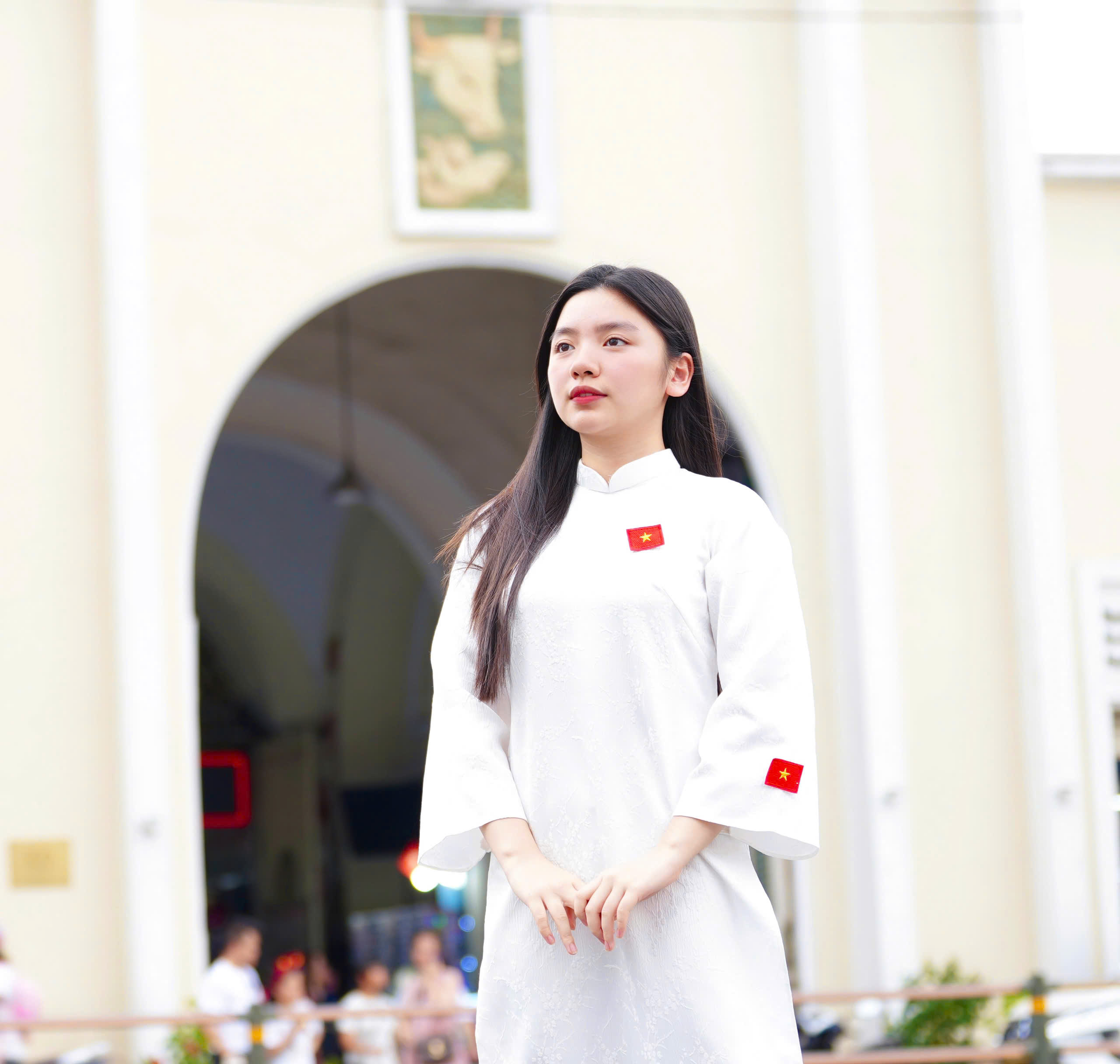 ENИI - Áo dài chợ Bến Thành